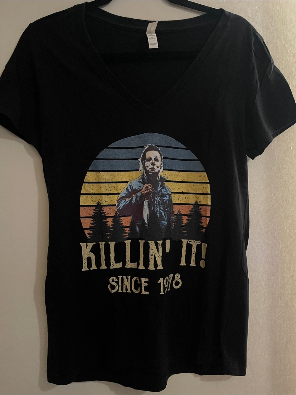 Michael Myers 'Killin' It! Since 1978' Graphic V-Neck Tee - Black